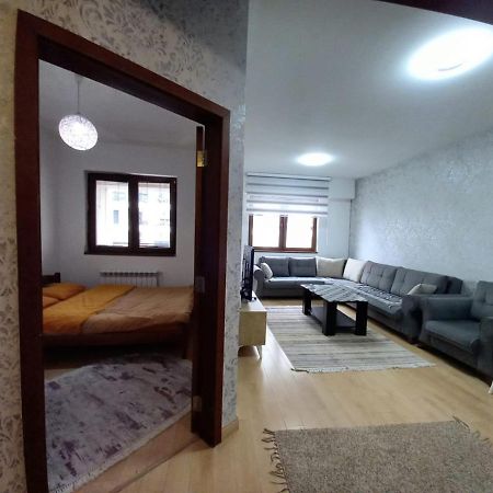 Two Rooms And Kitchen, Bathroom With Balcony Apartment Skopje Exteriör bild