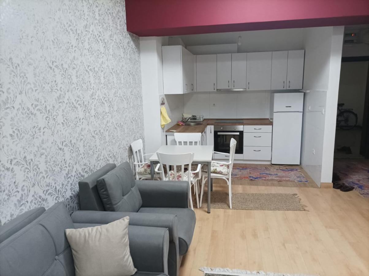 Two Rooms And Kitchen, Bathroom With Balcony Apartment Skopje Exteriör bild