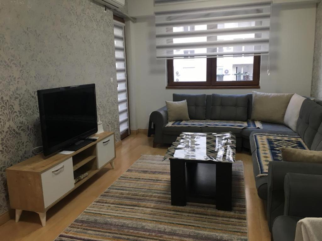 Two Rooms And Kitchen, Bathroom With Balcony Apartment Skopje Exteriör bild
