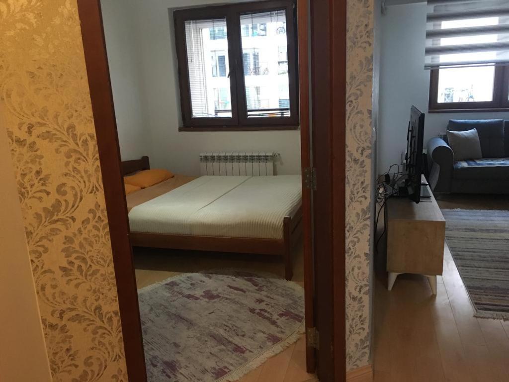 Two Rooms And Kitchen, Bathroom With Balcony Apartment Skopje Exteriör bild