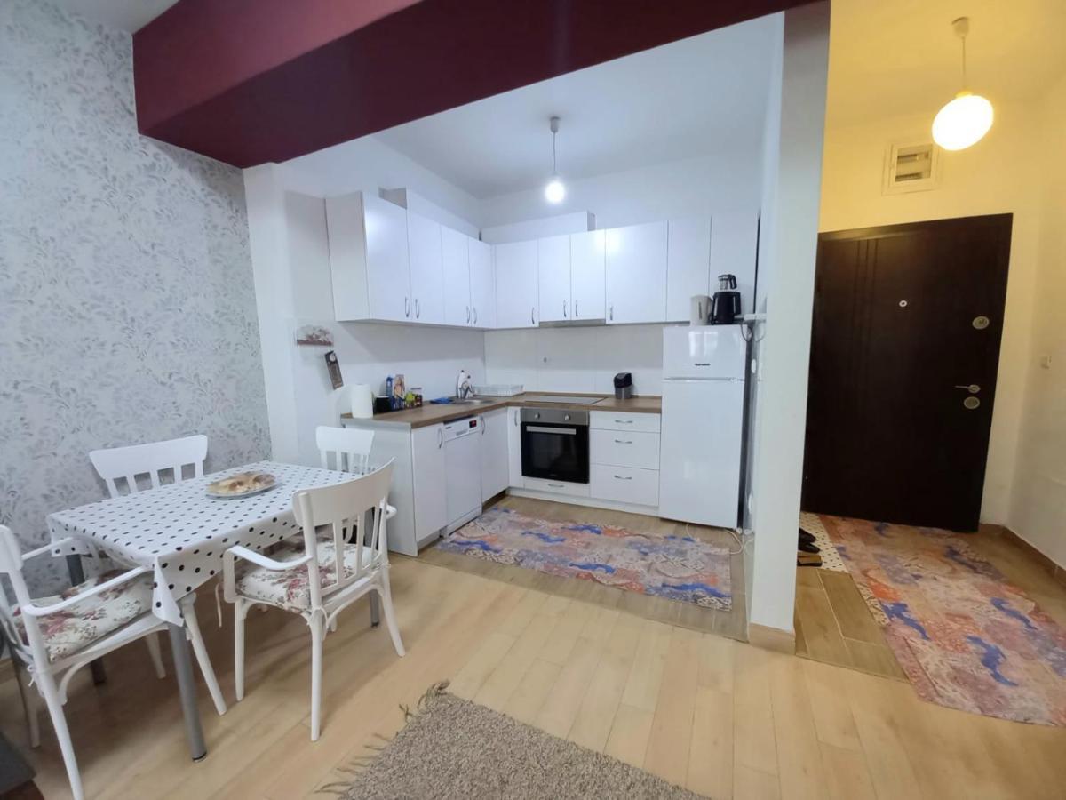 Two Rooms And Kitchen, Bathroom With Balcony Apartment Skopje Exteriör bild