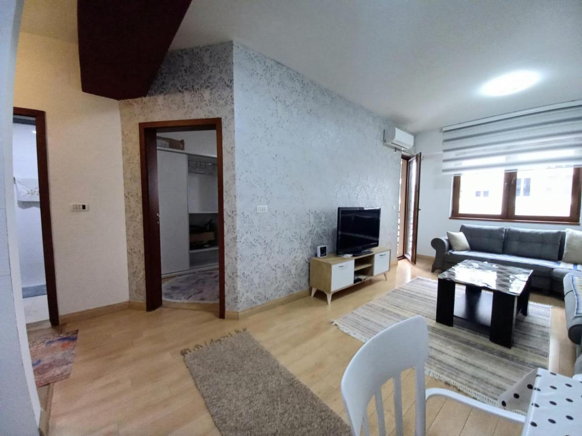 Two Rooms And Kitchen, Bathroom With Balcony Apartment Skopje Exteriör bild