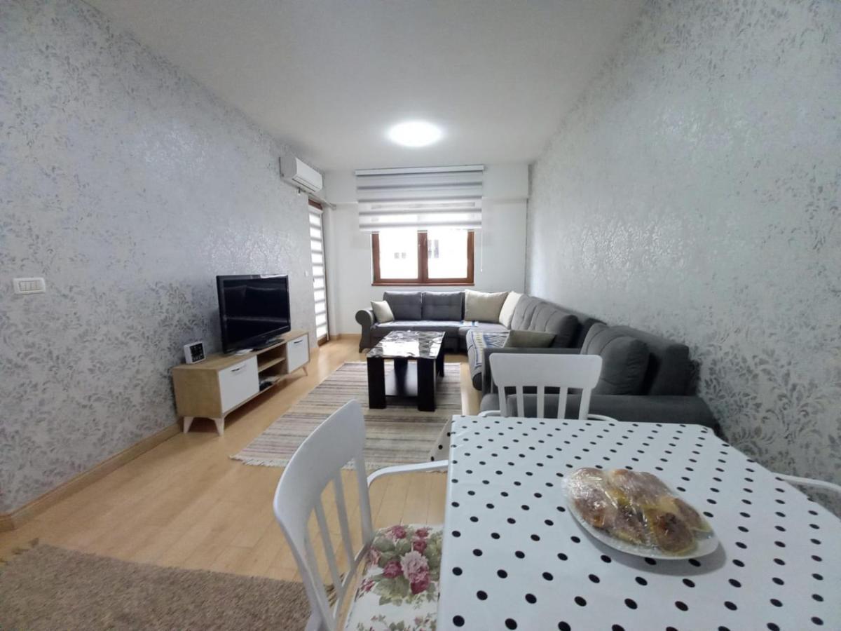 Two Rooms And Kitchen, Bathroom With Balcony Apartment Skopje Exteriör bild
