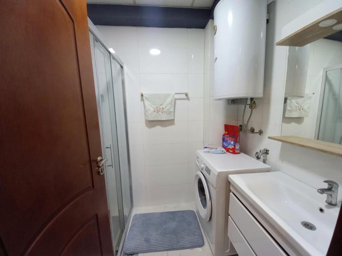 Two Rooms And Kitchen, Bathroom With Balcony Apartment Skopje Exteriör bild