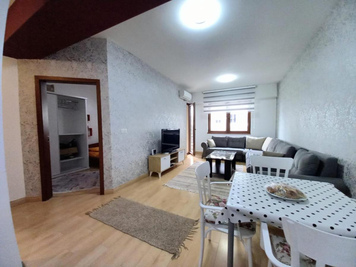 Two Rooms And Kitchen, Bathroom With Balcony Apartment Skopje Exteriör bild